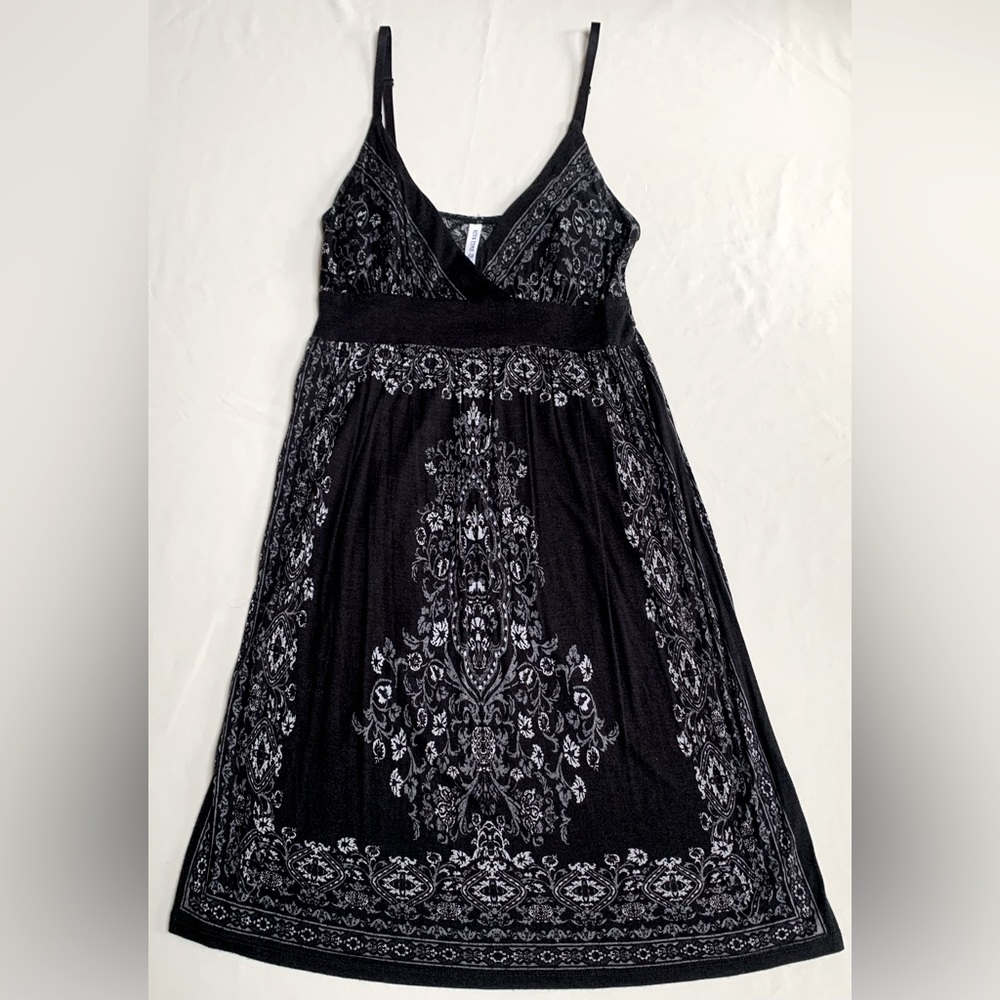 Full Tilt • 100% Rayon Dress • Women’s Medium • Black & White